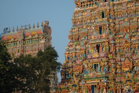 Gopurams_temple_Minakshi_Madurai