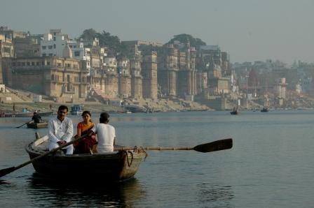 Promenade en barque au lever du soleil a Varanasi
