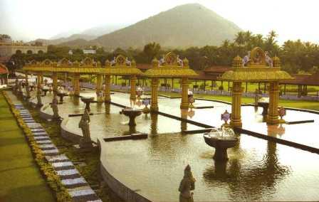 golden temple vellore timings. vellore golden temple images.