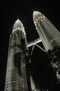 Tours_Petronas_Kuala_Lumpur_nuit