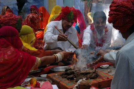 Ceremonie_precedant_un_mariage_hindou